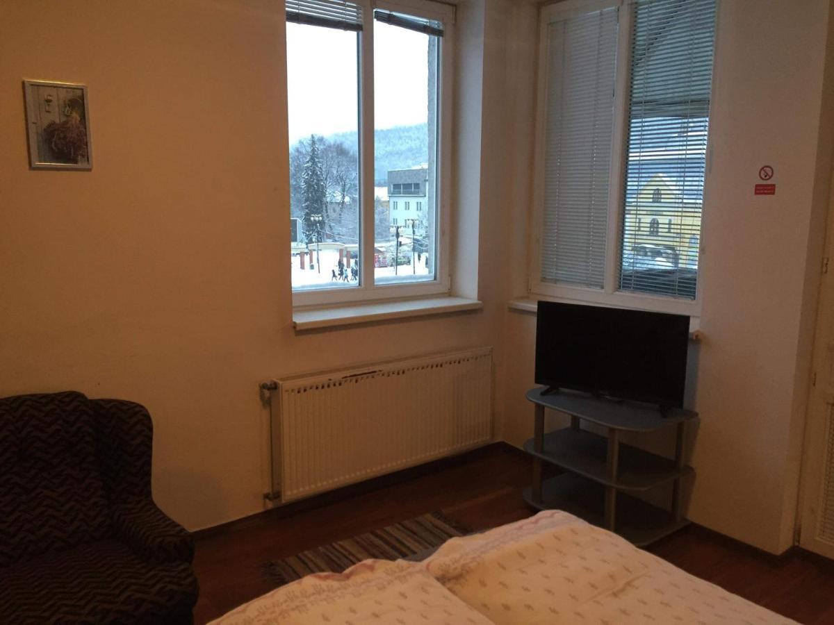 Hostel Fontana Жилина Экстерьер фото