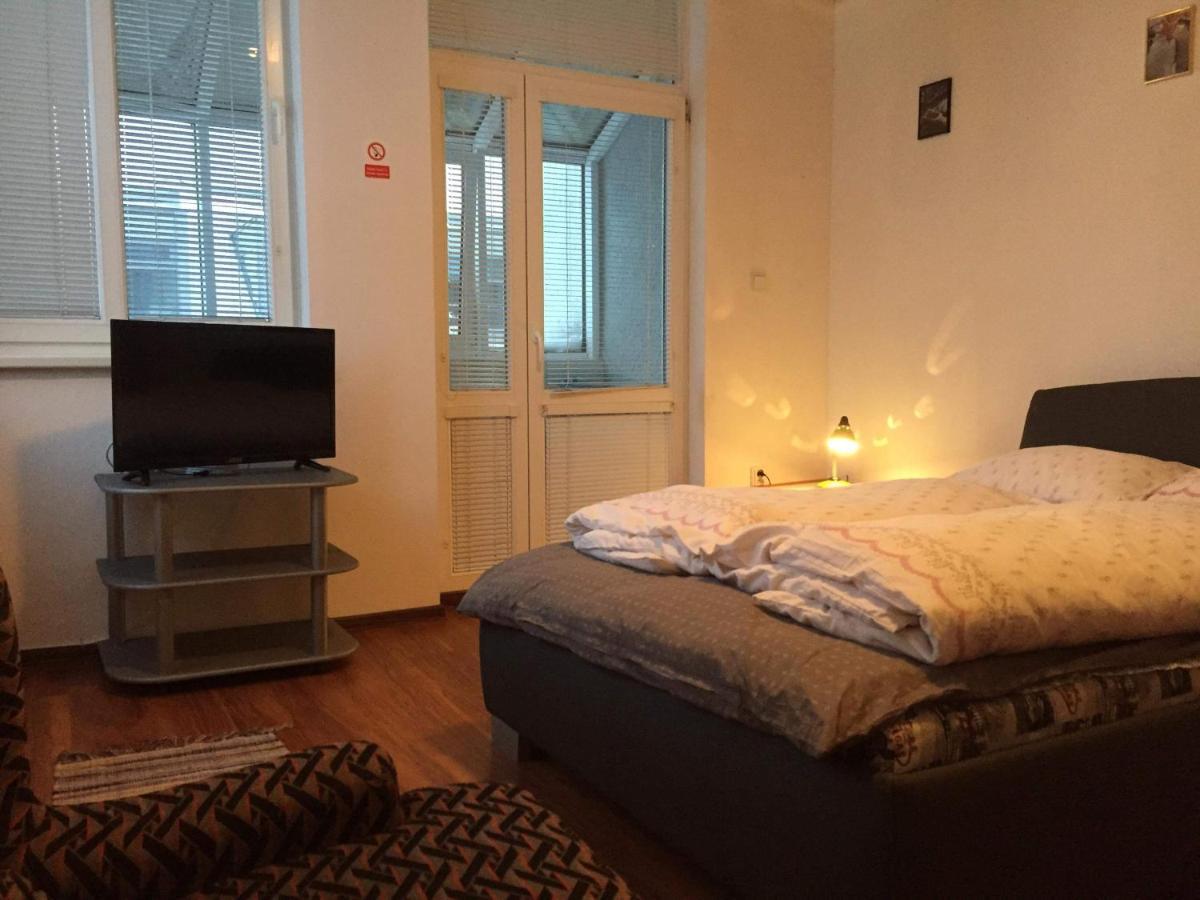Hostel Fontana Жилина Экстерьер фото